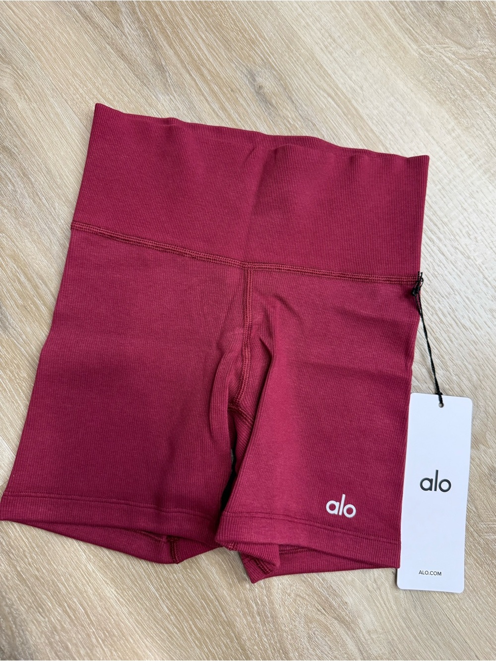 Alo Yoga | Seamless Modal Ribbed Set - Picture 5 of 9